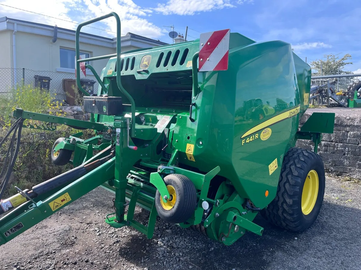 John Deere F441R baler - Image 2