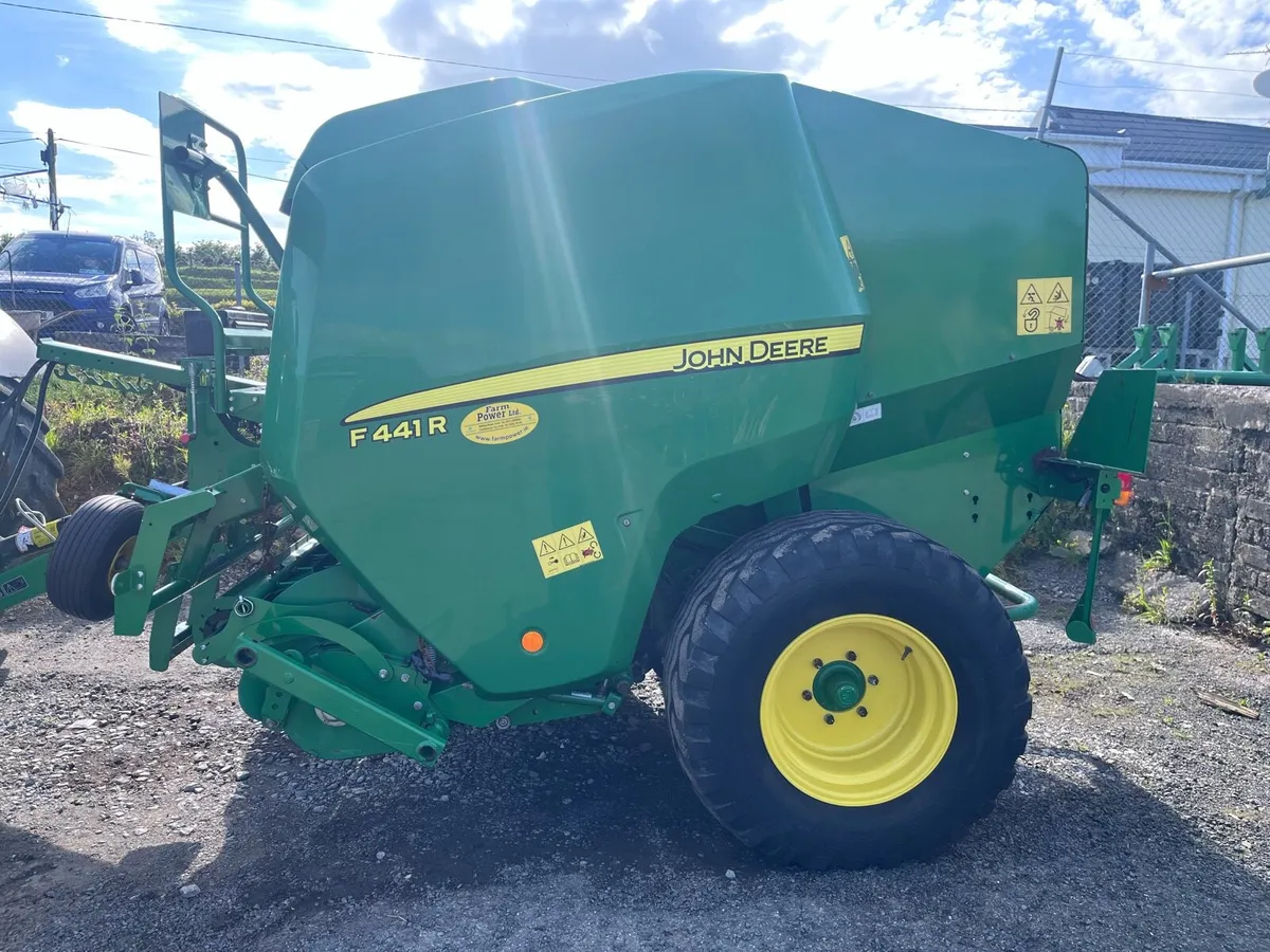John Deere F441R baler - Image 3