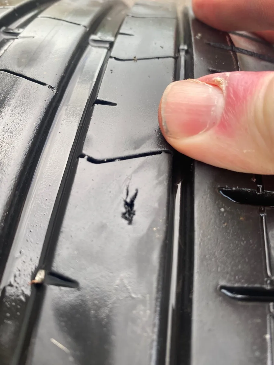 Pirelli P Zero 245/35/20 tyre run flat - Image 4