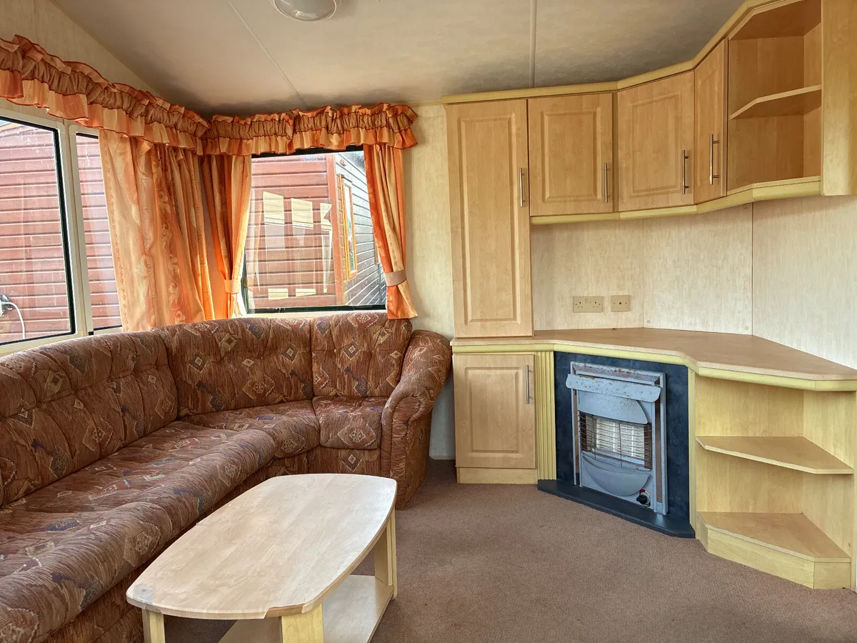 AFFORDABLE 3 BED SINGLE GLAZED 35x12 - Image 3