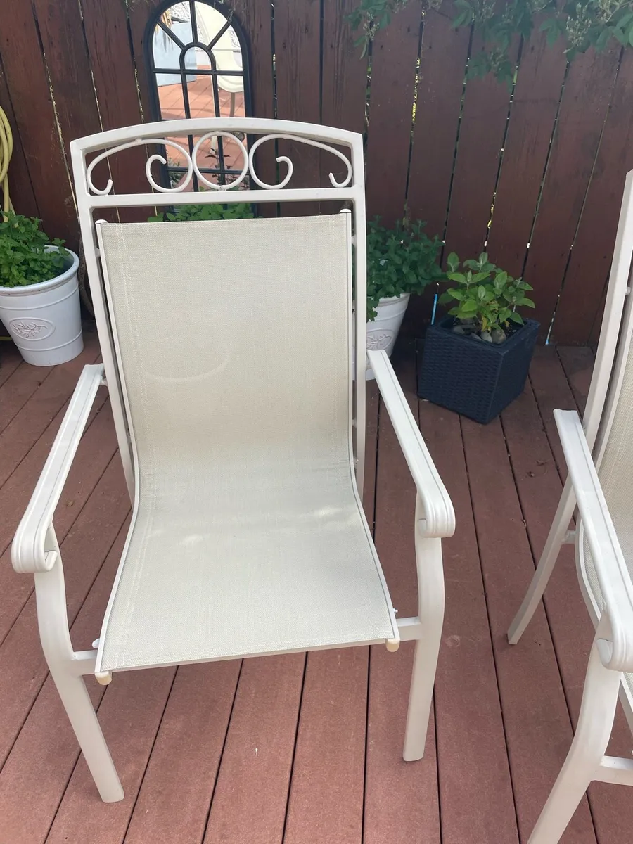 Garden table and chairs - Image 4