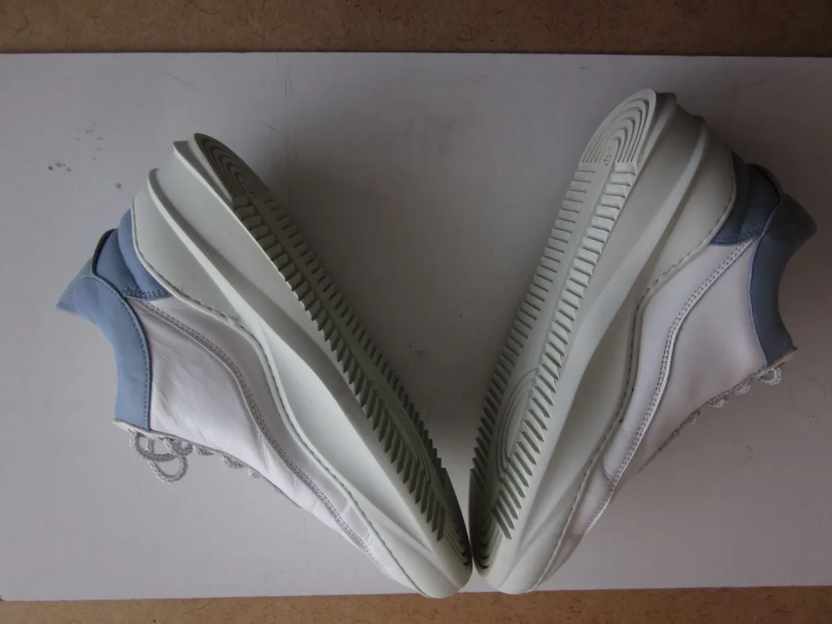 Ladies Filling Pieces Leather Sneakers  S6 - Image 2