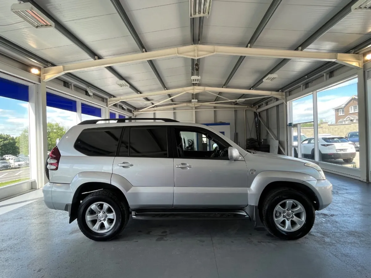 Toyota Land Cruiser 3.0 D-4D LC3 5DR - Image 4