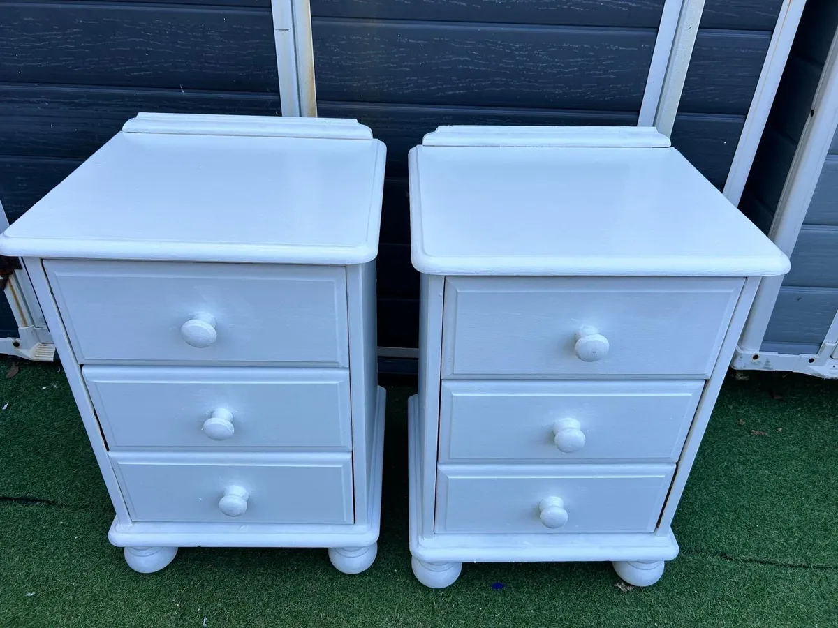 Pair of lockers