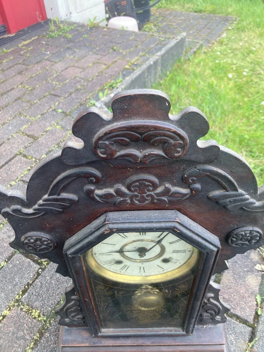1900s gingerbread clock postage extra - Image 3