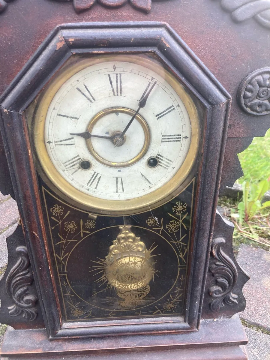 1900s gingerbread clock postage extra - Image 2