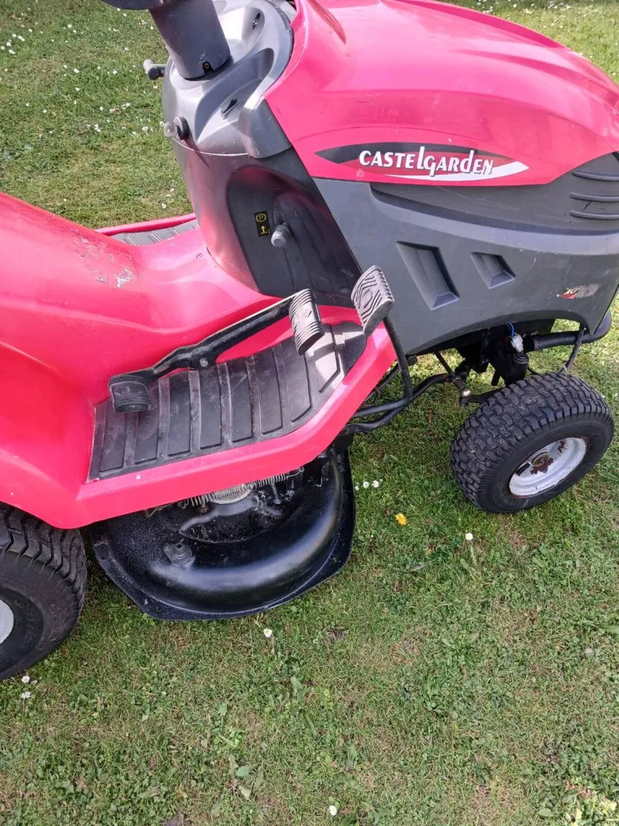 Castlegarden hydrostatic Briggs engine - Image 4