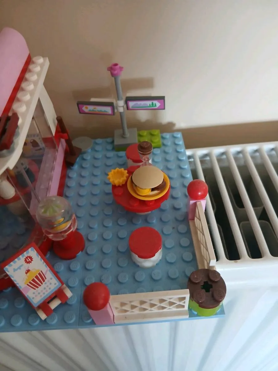 Lego Friends Cafe Plus Manual - Image 3