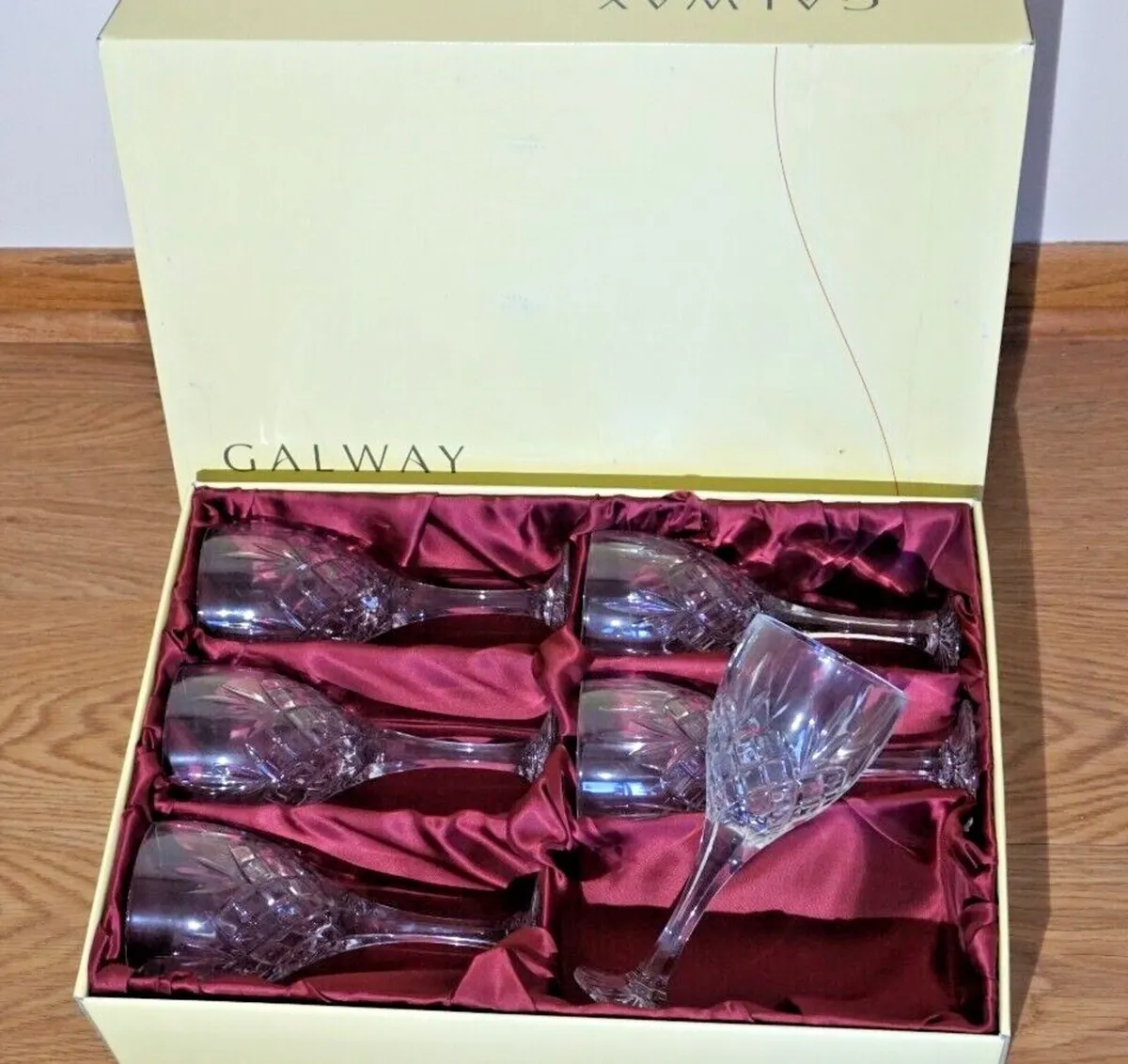 Galway Crystal. Tara Wine Goblet.Set of 6 - Image 3