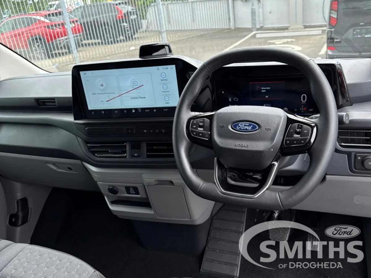 Ford Transit Custom CREW-CAB LIMITED 2.5 232PS LWB - Image 2