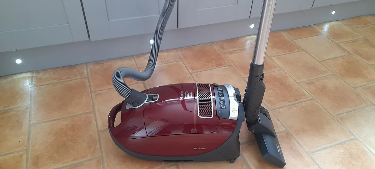 Miele vacuum/Hoover cleaner - Image 1