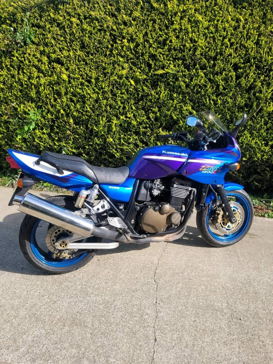 Kawasaki zrx 1200 - Image 1