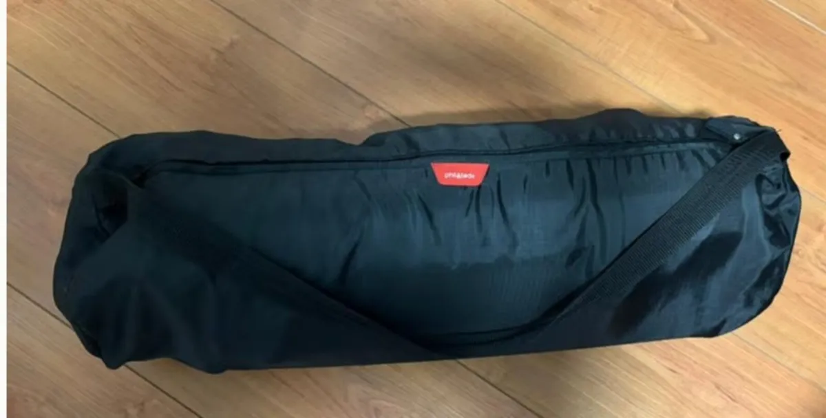 Phil and ted traveller travel cot playpen as new - Image 3