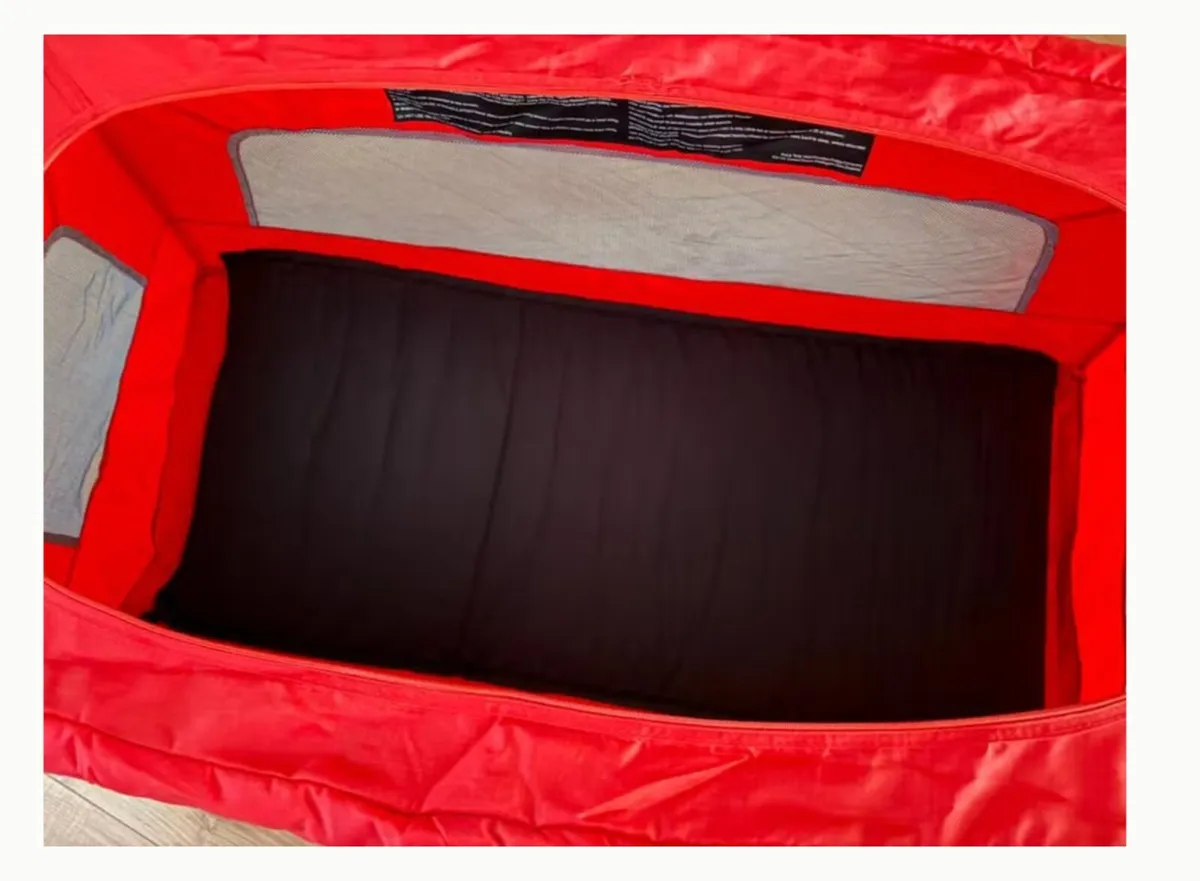 Phil and ted traveller travel cot playpen as new - Image 4