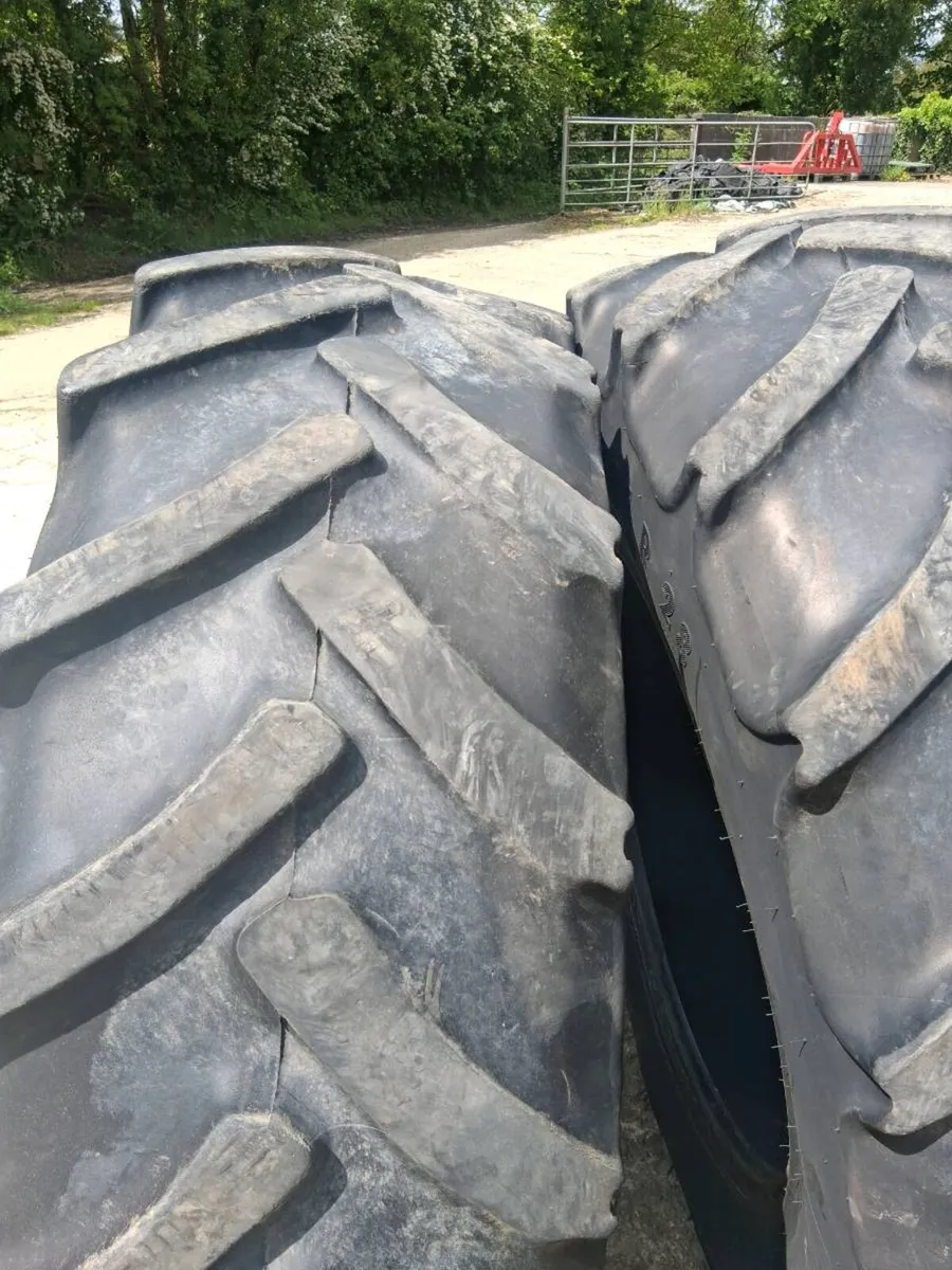 380 85 28 14.9x28 tyres - Image 2