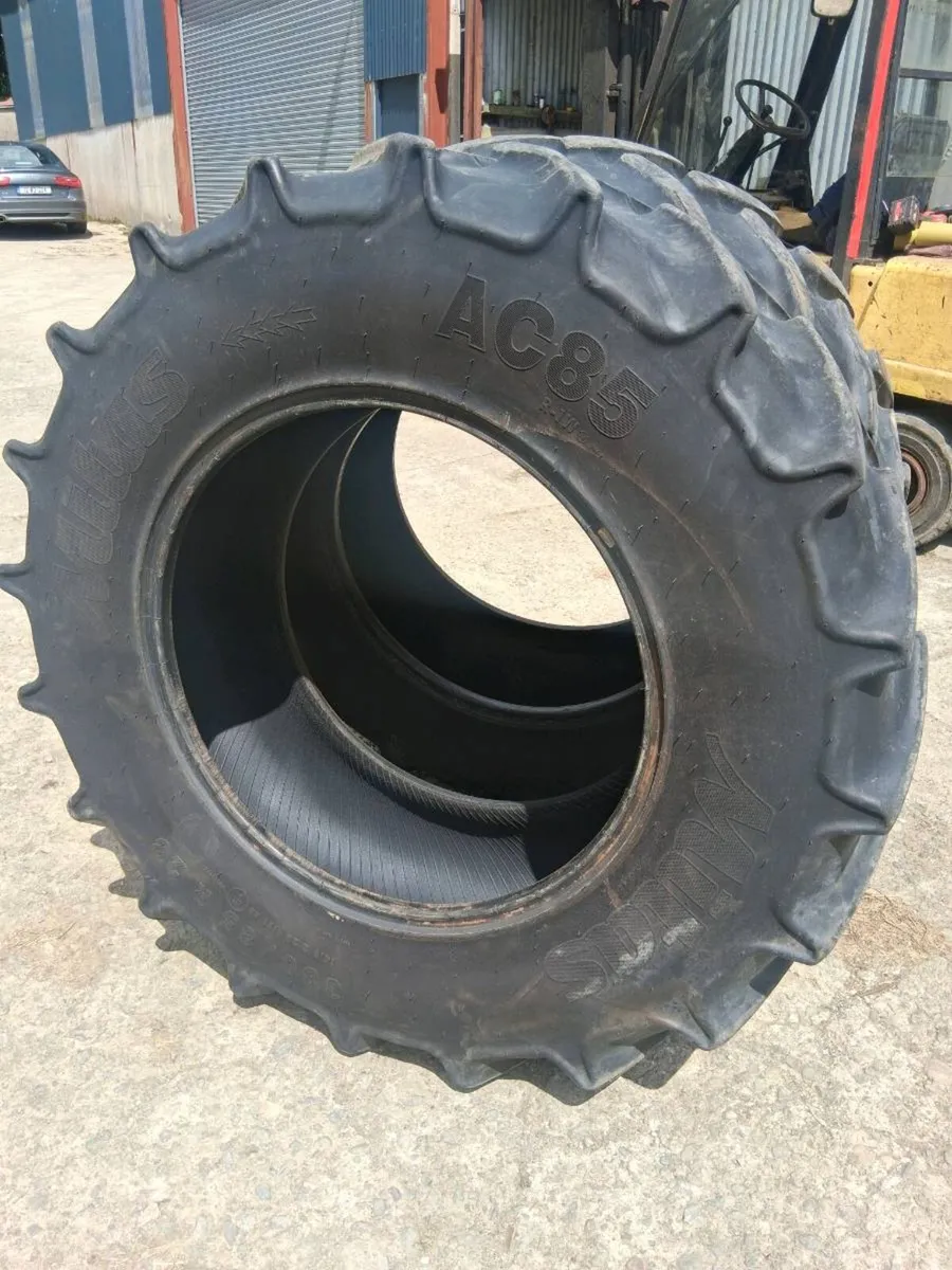380 85 28 14.9x28 tyres - Image 3