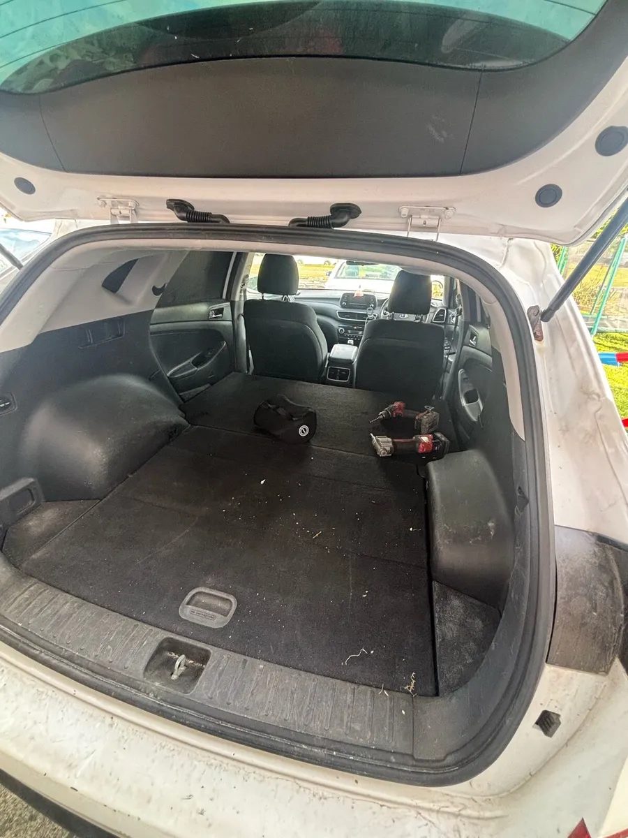 Hyundai Tucson   2 seats comercial - Image 2