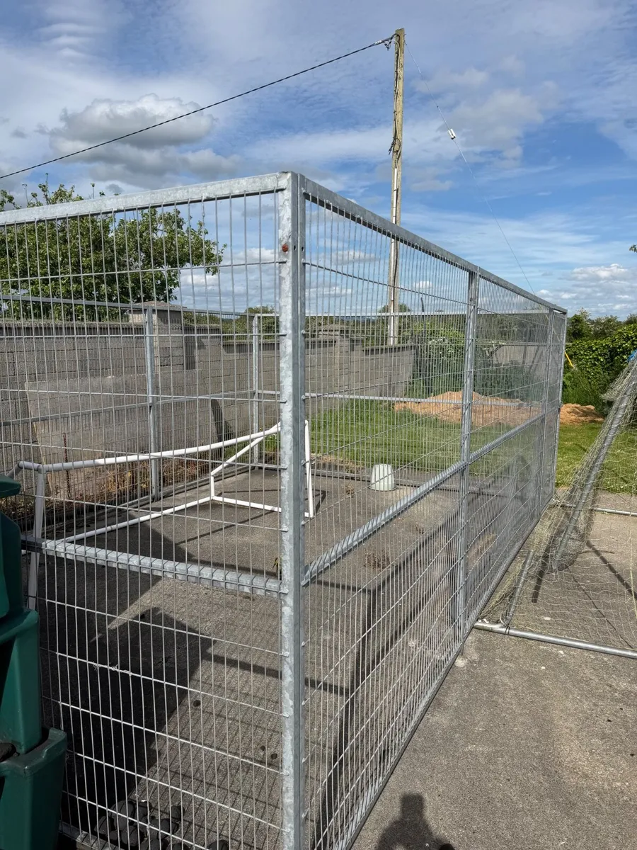 Dog run - Image 2
