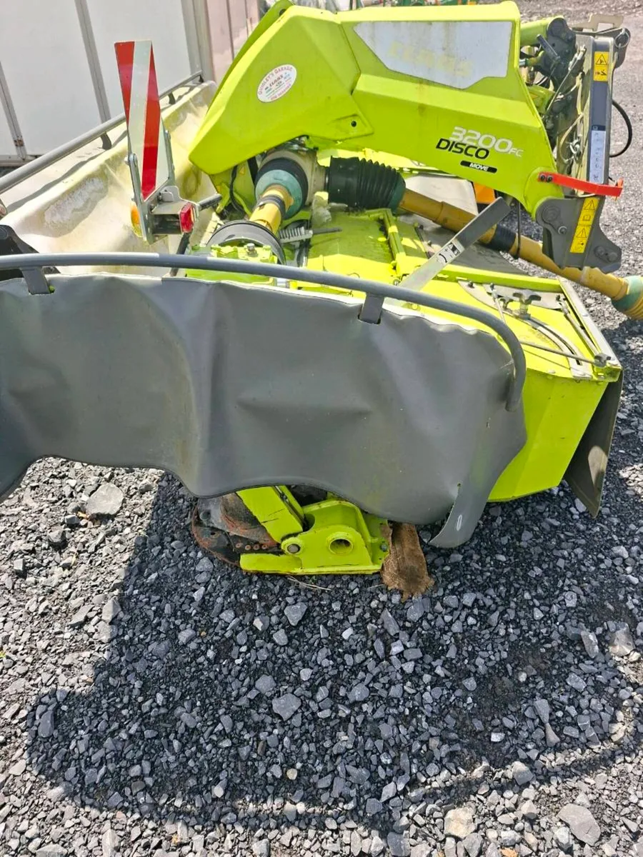 Claas Disco 3200 front mower - Image 2