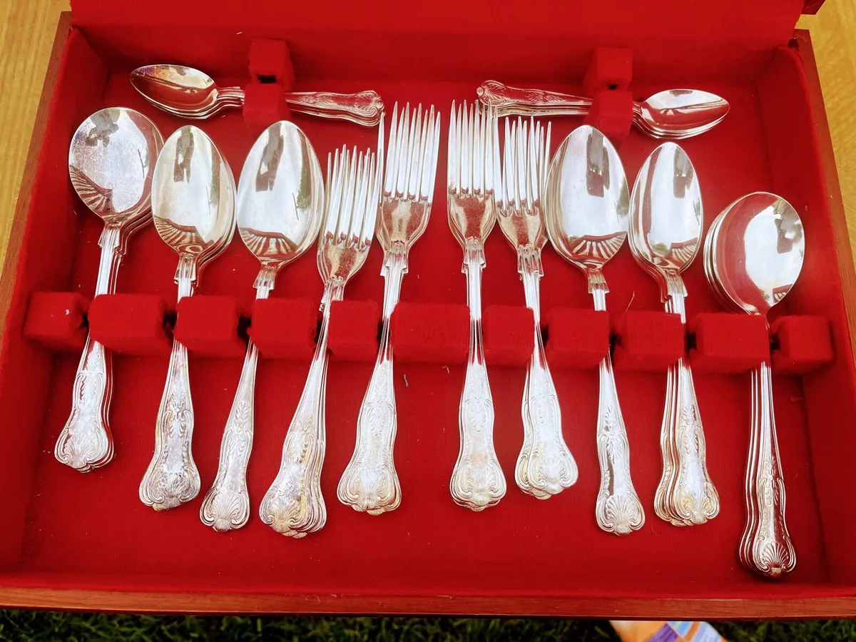44 piece cutlery set - Image 2