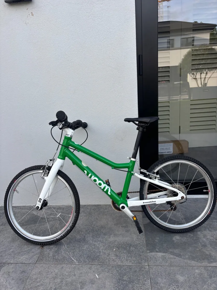 Woom 4 green bike - Image 3