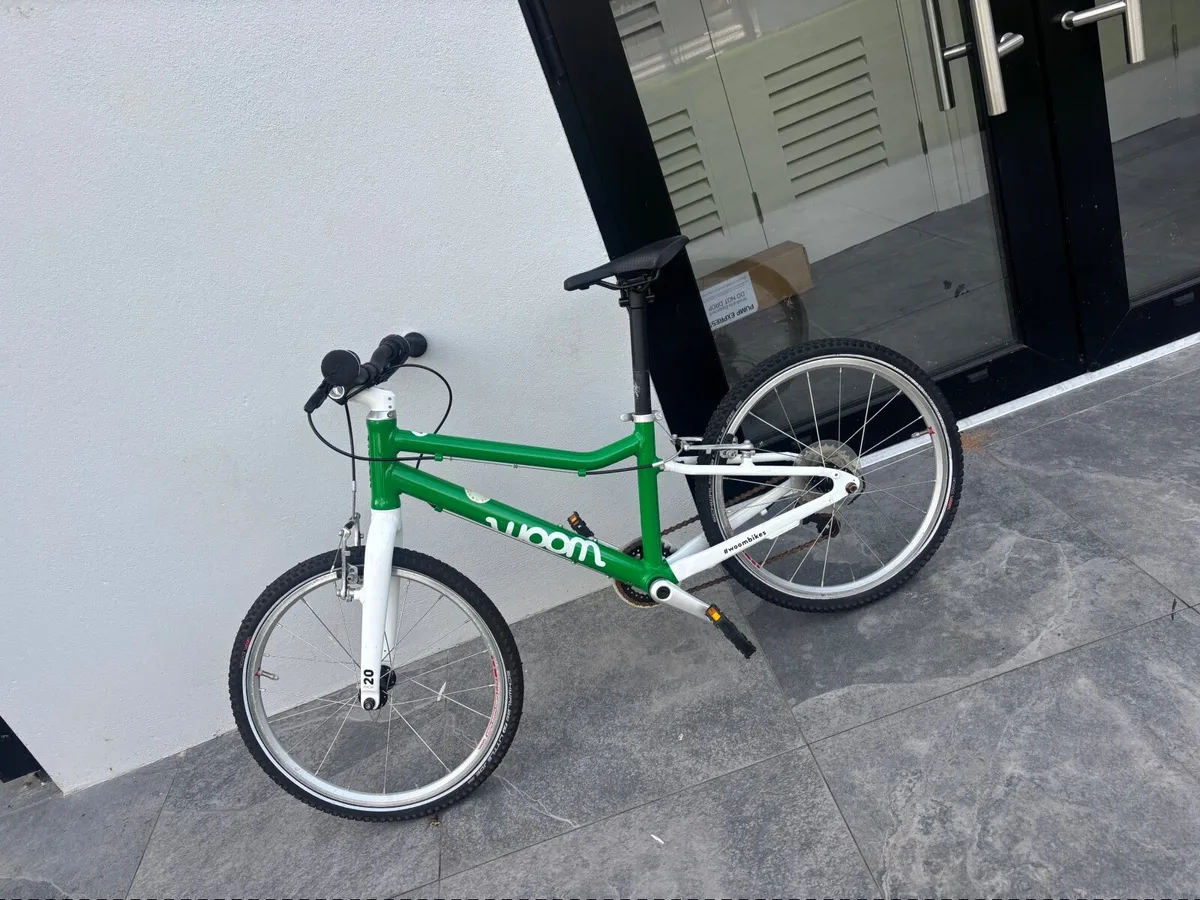 Woom 4 green bike - Image 4