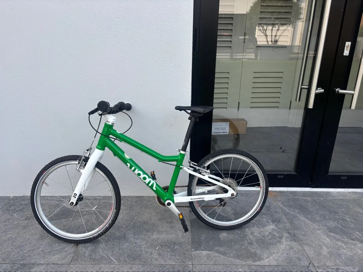 Woom 4 green bike - Image 2