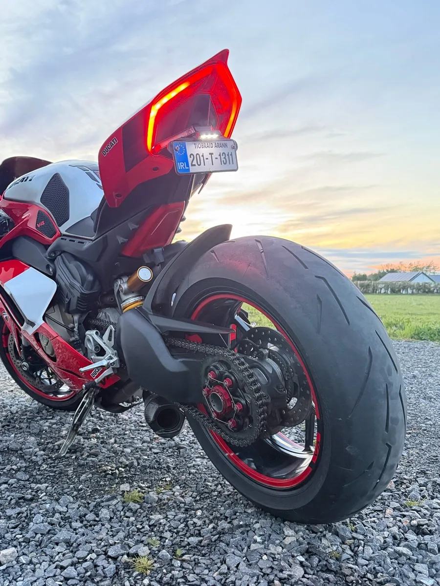 Ducati panigale v4 - Image 4
