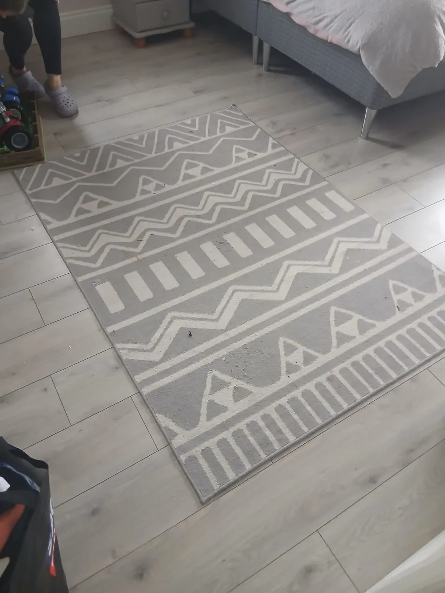 2 x Rugs - Image 1
