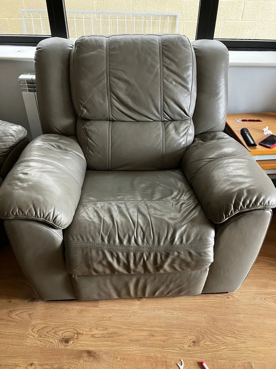 3 piece couch - Image 1