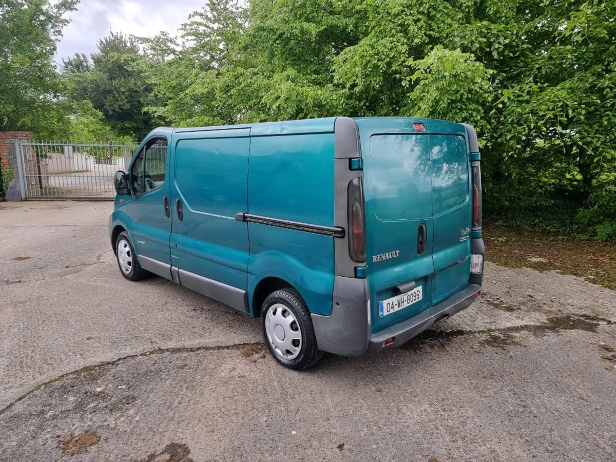 Renault Trafic 04 cvrt 5 27. - Image 4