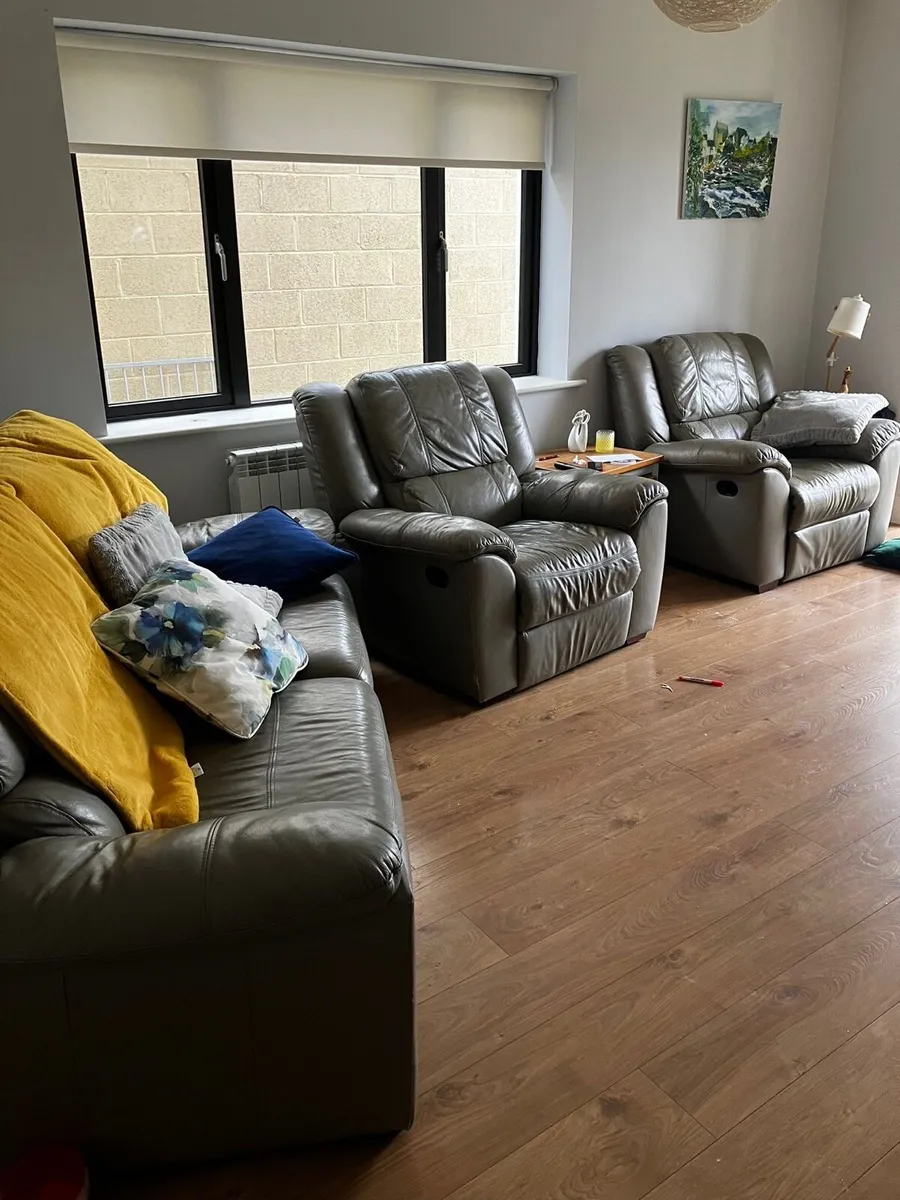3 piece couch - Image 2