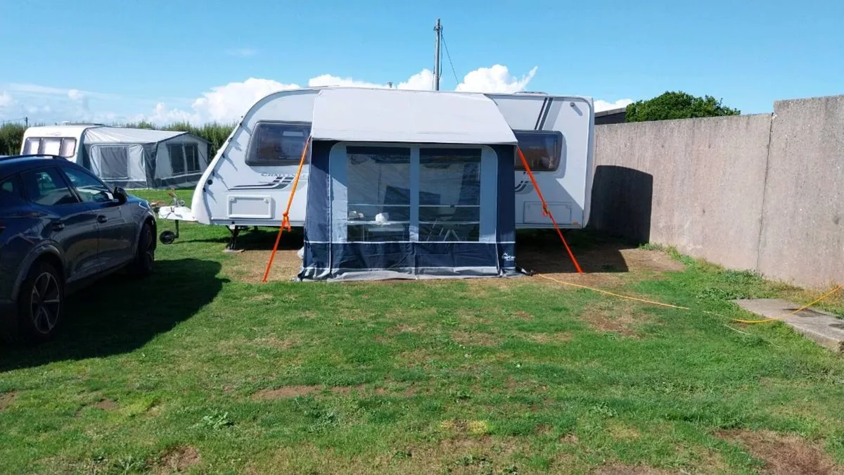 Caravan awning - Image 1
