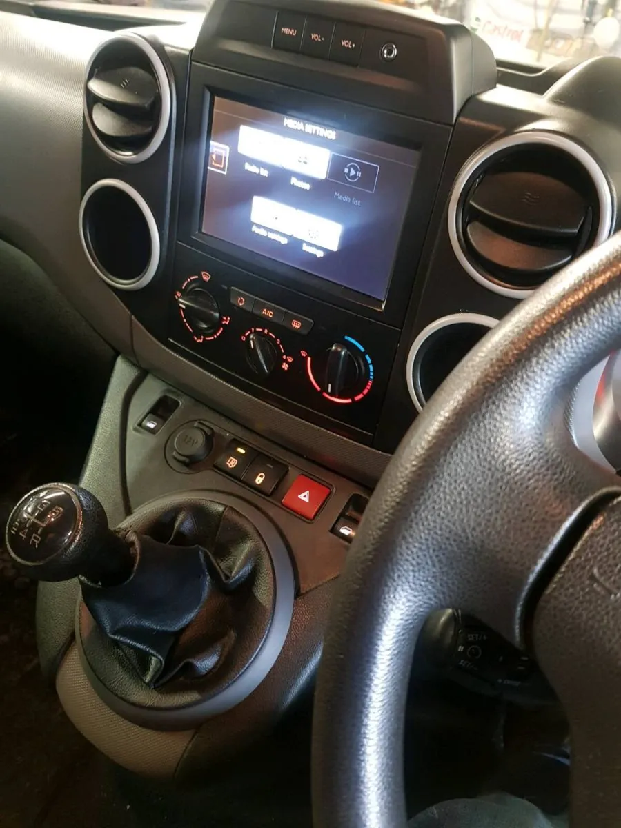 Citroen berlingo 2018 , taxed and tested, 3 seater - Image 3