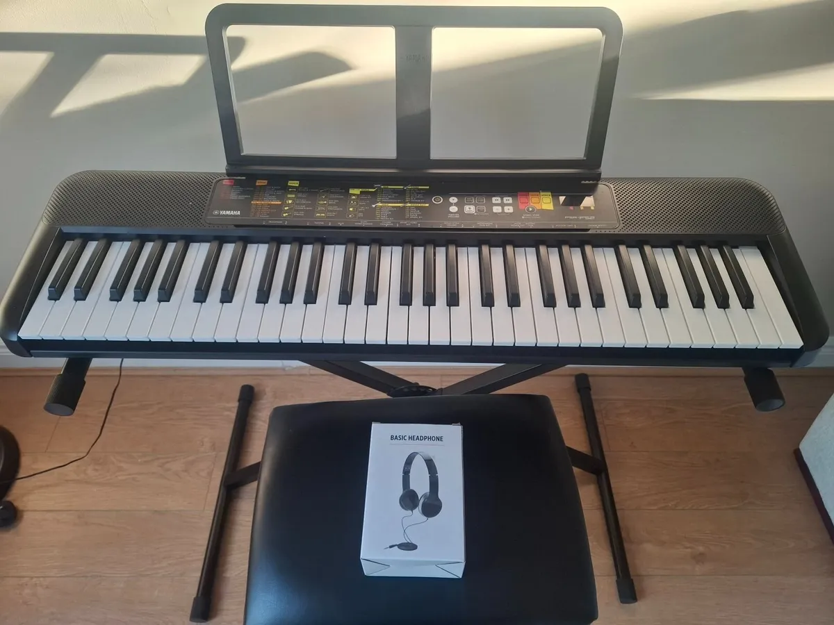 Yamaha PSR-F52 portable keyboard x frame - Image 2