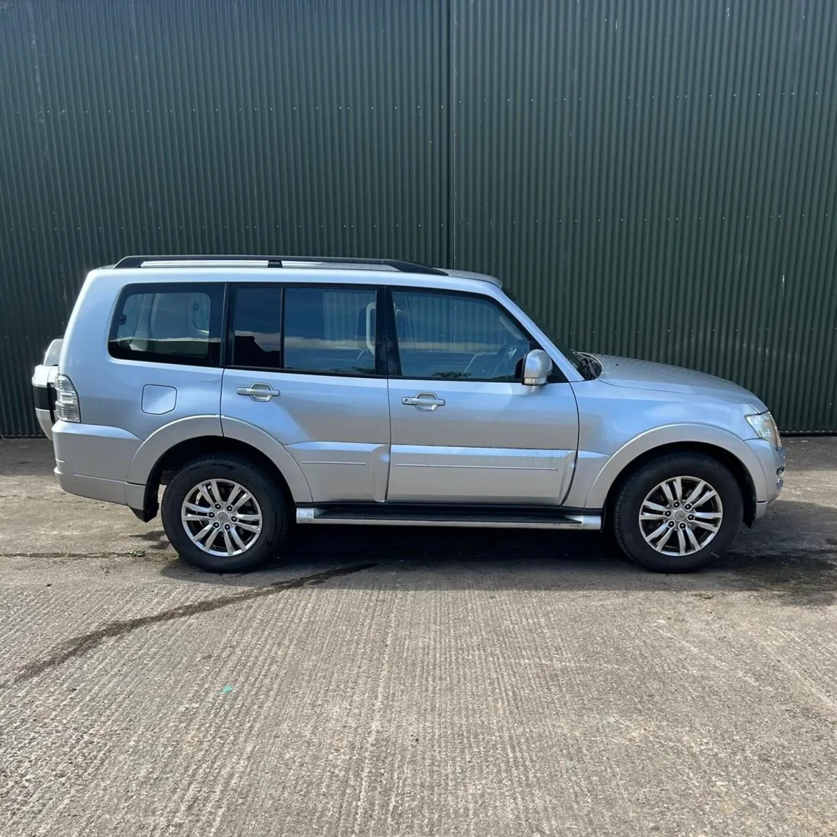 Mitsubishi Pajero - Image 1