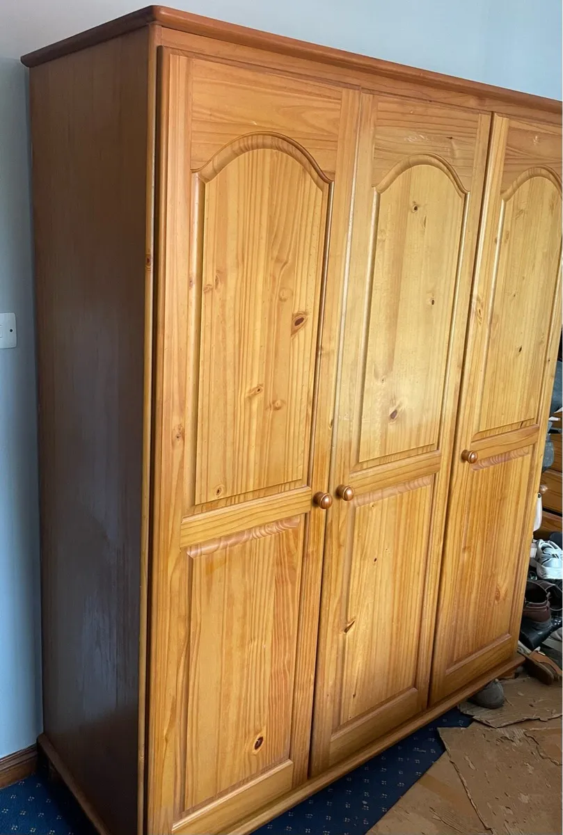 Wardrobe and Drawers set - Image 2