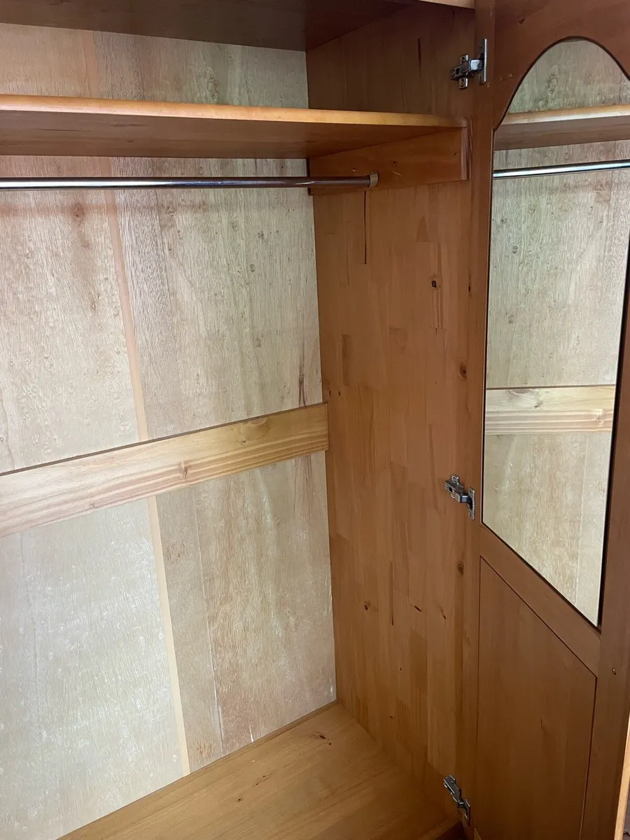 Wardrobe and Drawers set - Image 4