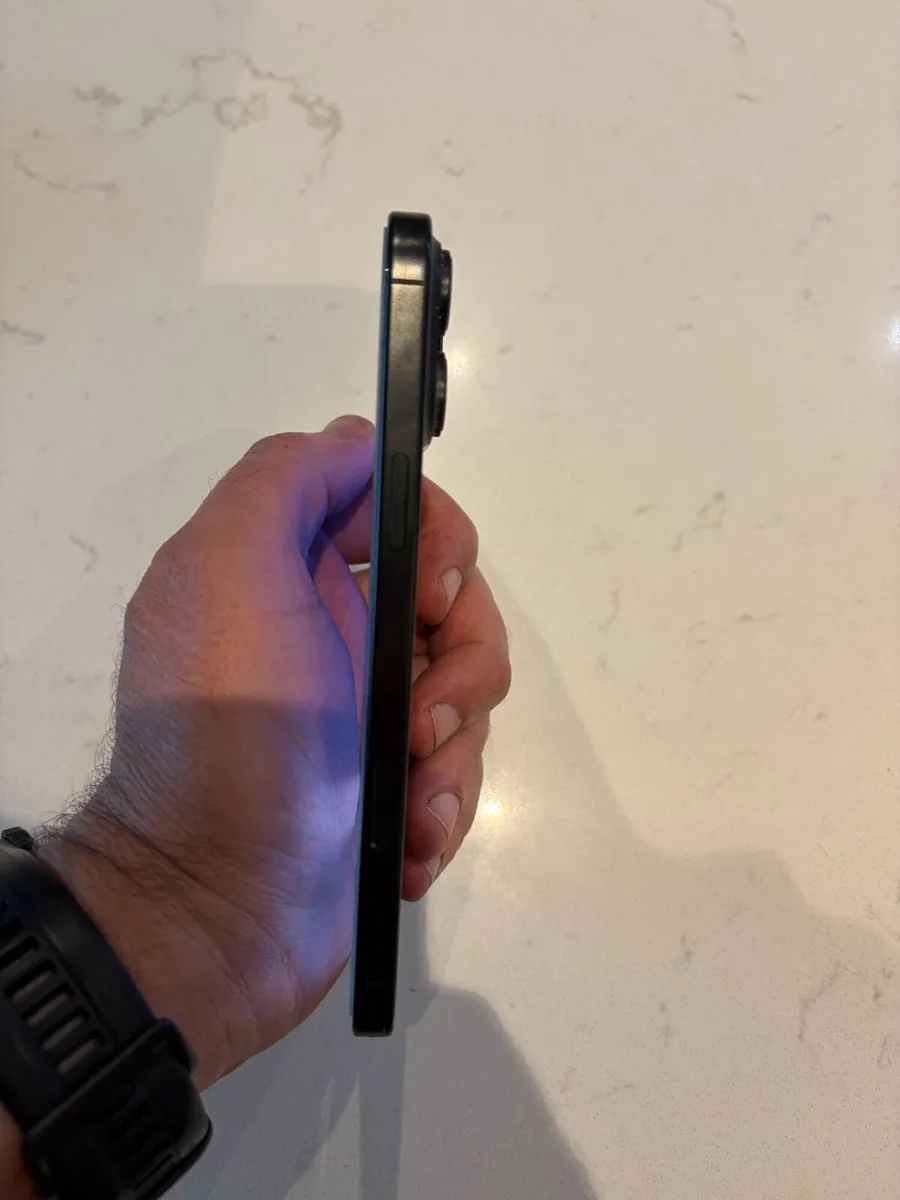 I phone 16 pro max - Image 3