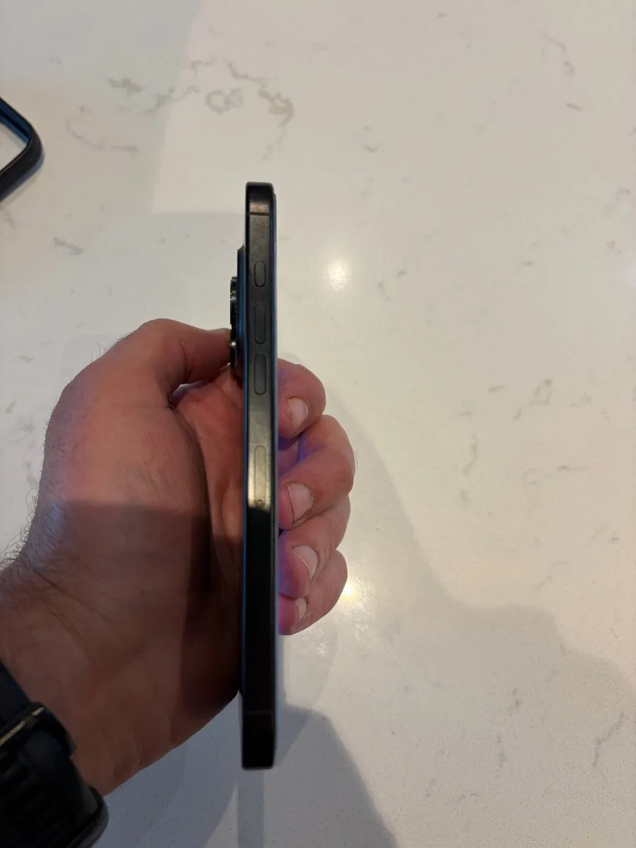 I phone 16 pro max - Image 4