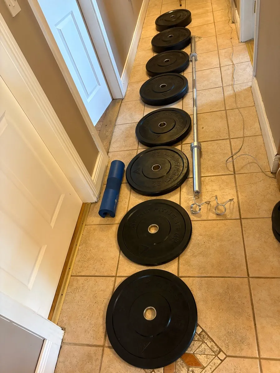 100KG OLYMPIC BUMPER WEIGHT + 7 FOOT 20KG BAR! - Image 1