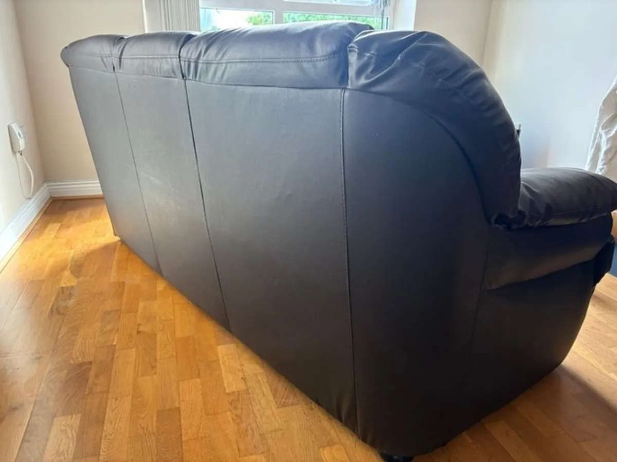 sofa - Image 3