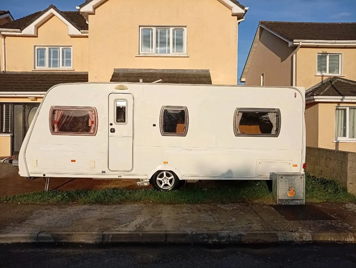 Lunar caravan - Image 1