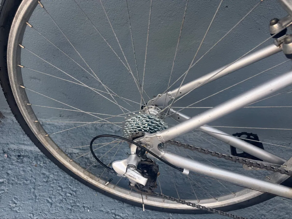 Claud butter hybrid bike ❗️Open 7 days ❗️ - Image 3