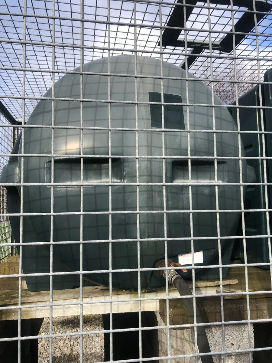 Oil tanks. - Image 4