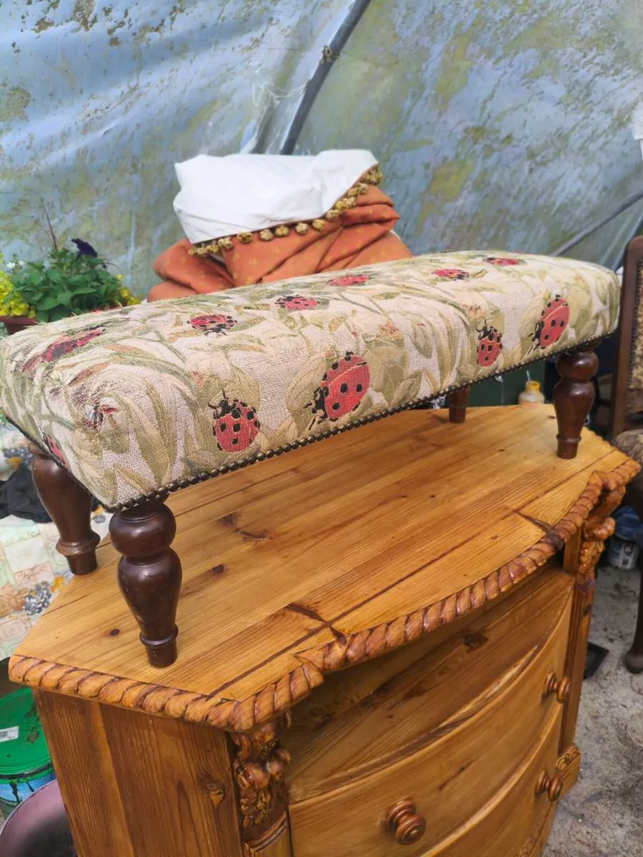 Beautiful chair ,and foot stool vintage style - Image 4