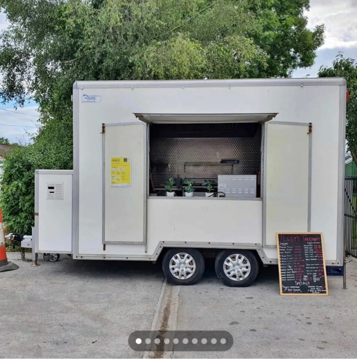 Catering trailer - Image 1