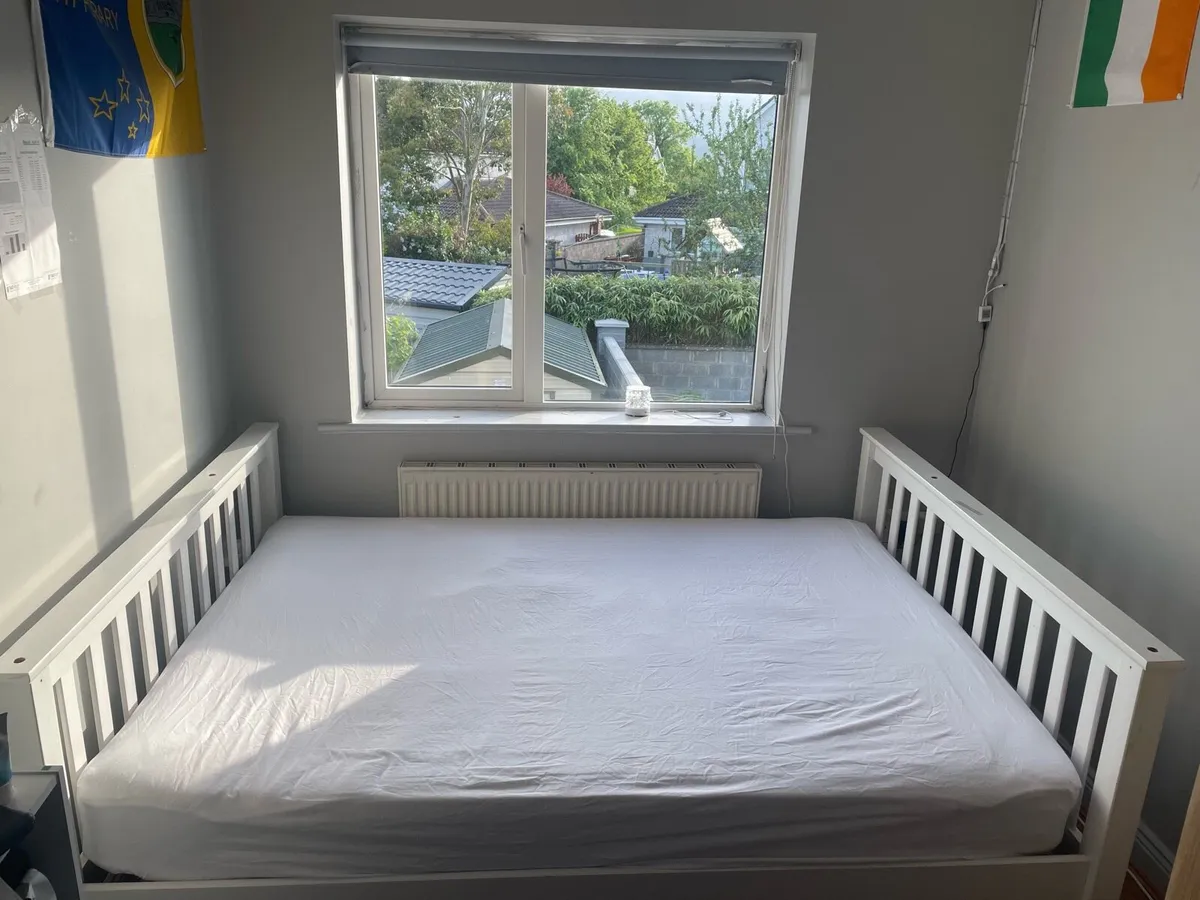 Double sized bed including Mattress - Image 1
