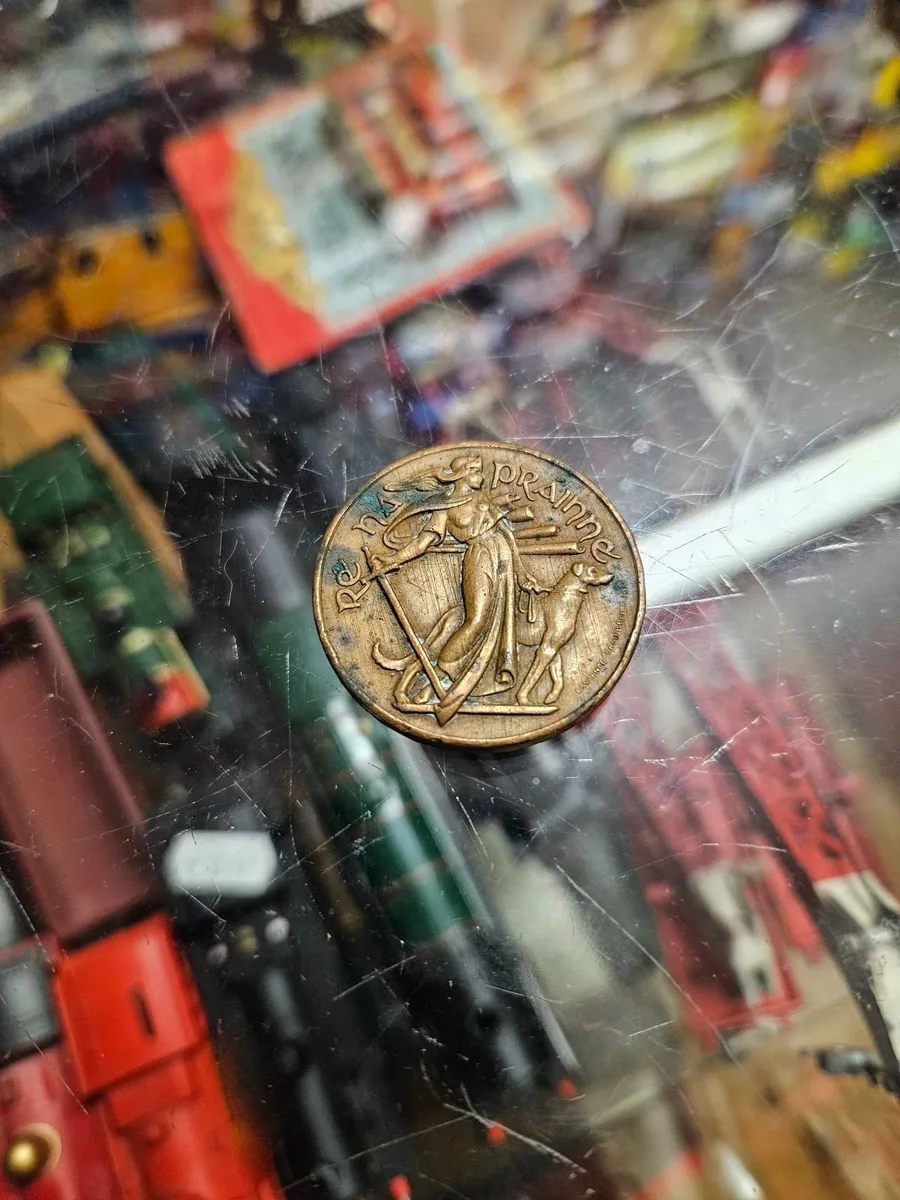 Vintage Irish The Emergency Medal - Image 1