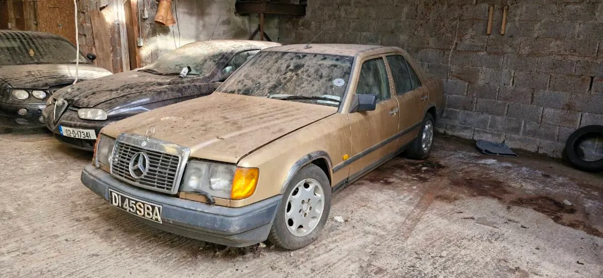 Mercedes 300d barn find - Image 1